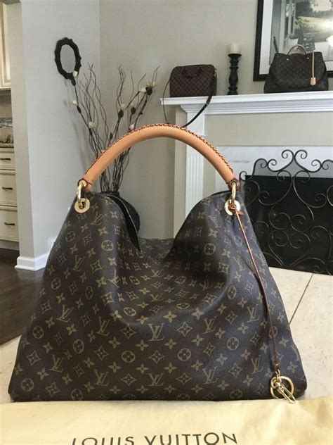 louis vuitton artsy bags discontinued.